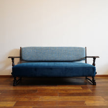 Load image into Gallery viewer, Tyrolean sofa (D)
