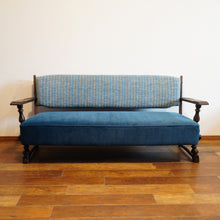 Load image into Gallery viewer, Tyrolean sofa (D)
