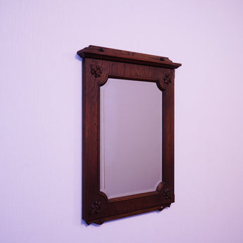 チルダ彫刻入り吊り鏡（A）