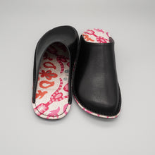 Load image into Gallery viewer, R.Nagata Slippers S LB0249

