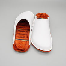 Load image into Gallery viewer, R.Nagata Slippers LW0340
