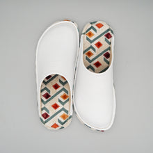 Load image into Gallery viewer, R.Nagata Slippers LW0361
