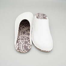 Load image into Gallery viewer, R.Nagata Slippers LW0377
