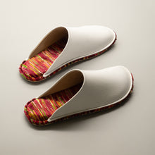 Load image into Gallery viewer, R.Nagata Slippers LW0386
