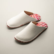 Load image into Gallery viewer, R.Nagata Slippers LW0407
