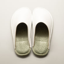 Load image into Gallery viewer, R.Nagata Slippers LW0417
