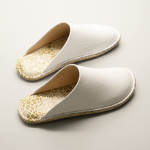 Load image into Gallery viewer, R.Nagata Slippers LW0424
