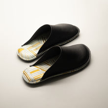 Load image into Gallery viewer, R.Nagata Slippers MB0432
