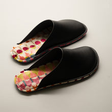 Load image into Gallery viewer, R.Nagata Slippers MB0445
