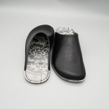 Load image into Gallery viewer, R. Nagata Slippers MBLL0157
