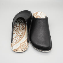 Load image into Gallery viewer, R. Nagata Slippers MBLL0193
