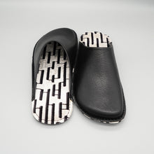 Load image into Gallery viewer, R.Nagata Slippers S MBLL0326
