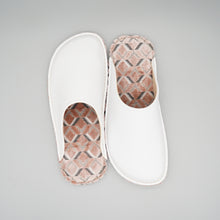 Load image into Gallery viewer, R.Nagata Slippers MW0213
