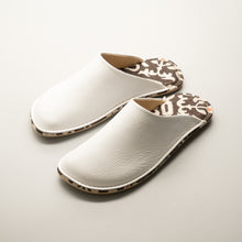 Load image into Gallery viewer, R.Nagata Slippers MW0259
