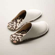 Load image into Gallery viewer, R.Nagata Slippers MW0259
