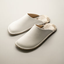 Load image into Gallery viewer, R.Nagata Slippers MWLL0117
