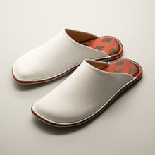 Load image into Gallery viewer, R.Nagata Slippers MWLL0132
