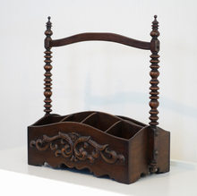 Load image into Gallery viewer, Arabesque carved slipper rack with handle (S)
