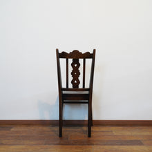 Load image into Gallery viewer, Squash-shaped wooden table top dining chair (B)
