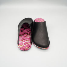 Load image into Gallery viewer, R. Nagata Slippers LB0197
