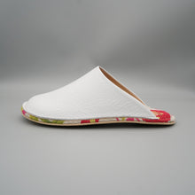 Load image into Gallery viewer, R.Nagata Slippers S LW0218
