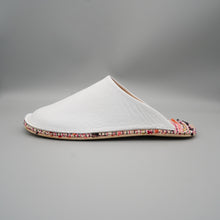 Load image into Gallery viewer, R. Nagata Slippers S LW0243
