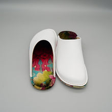 Load image into Gallery viewer, R. Nagata Slippers S LW0256
